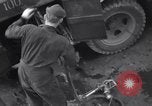 Standbild tanken P-61 Colomiers Frankreich, 1944, aus Sekunde 56 historischem Filmmaterial Videoclip 65675029126
