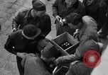 Immagine di Razione di uova e arance Colomiers Francia, 1944, secondo 7 filmato di repertorio 65675029129