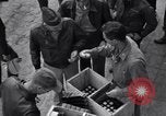 Immagine di Razione di uova e arance Colomiers Francia, 1944, secondo 17 filmato di repertorio 65675029129