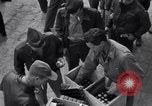 Immagine di Razione di uova e arance Colomiers Francia, 1944, secondo 19 filmato di repertorio 65675029129