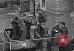 Immagine di Razione di uova e arance Colomiers Francia, 1944, secondo 39 filmato di repertorio 65675029129