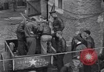 Immagine di Razione di uova e arance Colomiers Francia, 1944, secondo 40 filmato di repertorio 65675029129