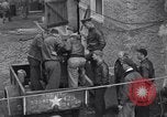 Immagine di Razione di uova e arance Colomiers Francia, 1944, secondo 41 filmato di repertorio 65675029129