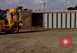 Standbild Gabelstapler Saigon Vietnam, 1967, aus Sekunde 41 historischem Filmmaterial Videoclip 65675029136