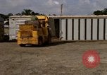 Standbild Gabelstapler Saigon Vietnam, 1967, aus Sekunde 44 historischem Filmmaterial Videoclip 65675029136