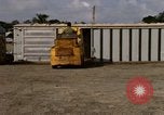 Standbild Gabelstapler Saigon Vietnam, 1967, aus Sekunde 46 historischem Filmmaterial Videoclip 65675029136