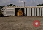 Standbild Gabelstapler Saigon Vietnam, 1967, aus Sekunde 56 historischem Filmmaterial Videoclip 65675029136