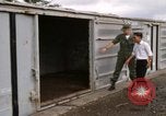 Standbild Gabelstapler Saigon Vietnam, 1967, aus Sekunde 61 historischem Filmmaterial Videoclip 65675029136