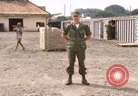Standbild amerikanischer Offizier Saigon Vietnam, 1967, aus Sekunde 10 historischem Filmmaterial Videoclip 65675029137