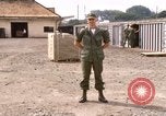 Standbild amerikanischer Offizier Saigon Vietnam, 1967, aus Sekunde 14 historischem Filmmaterial Videoclip 65675029137