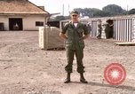 Standbild amerikanischer Offizier Saigon Vietnam, 1967, aus Sekunde 15 historischem Filmmaterial Videoclip 65675029137