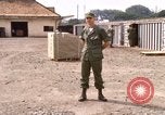 Standbild amerikanischer Offizier Saigon Vietnam, 1967, aus Sekunde 18 historischem Filmmaterial Videoclip 65675029137