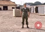 Standbild amerikanischer Offizier Saigon Vietnam, 1967, aus Sekunde 19 historischem Filmmaterial Videoclip 65675029137