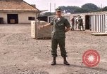 Standbild amerikanischer Offizier Saigon Vietnam, 1967, aus Sekunde 25 historischem Filmmaterial Videoclip 65675029137