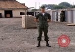 Standbild amerikanischer Offizier Saigon Vietnam, 1967, aus Sekunde 40 historischem Filmmaterial Videoclip 65675029137