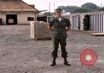 Standbild amerikanischer Offizier Saigon Vietnam, 1967, aus Sekunde 44 historischem Filmmaterial Videoclip 65675029137