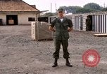 Standbild amerikanischer Offizier Saigon Vietnam, 1967, aus Sekunde 45 historischem Filmmaterial Videoclip 65675029137