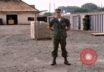 Standbild amerikanischer Offizier Saigon Vietnam, 1967, aus Sekunde 49 historischem Filmmaterial Videoclip 65675029137