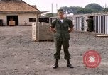 Standbild amerikanischer Offizier Saigon Vietnam, 1967, aus Sekunde 52 historischem Filmmaterial Videoclip 65675029137