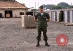 Standbild amerikanischer Offizier Saigon Vietnam, 1967, aus Sekunde 57 historischem Filmmaterial Videoclip 65675029137