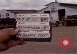 Standbild entladen liefert Saigon Vietnam, 1967, aus Sekunde 6 historischem Filmmaterial Videoclip 65675029141