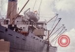 Standbild entladen liefert Saigon Vietnam, 1967, aus Sekunde 13 historischem Filmmaterial Videoclip 65675029141