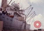 Standbild entladen liefert Saigon Vietnam, 1967, aus Sekunde 14 historischem Filmmaterial Videoclip 65675029141