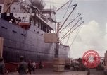 Standbild entladen liefert Saigon Vietnam, 1967, aus Sekunde 15 historischem Filmmaterial Videoclip 65675029141