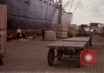 Standbild entladen liefert Saigon Vietnam, 1967, aus Sekunde 21 historischem Filmmaterial Videoclip 65675029141