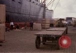 Standbild entladen liefert Saigon Vietnam, 1967, aus Sekunde 23 historischem Filmmaterial Videoclip 65675029141