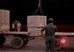 Standbild entladen liefert Saigon Vietnam, 1967, aus Sekunde 29 historischem Filmmaterial Videoclip 65675029141