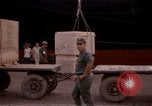 Standbild entladen liefert Saigon Vietnam, 1967, aus Sekunde 31 historischem Filmmaterial Videoclip 65675029141