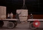 Standbild entladen liefert Saigon Vietnam, 1967, aus Sekunde 36 historischem Filmmaterial Videoclip 65675029141