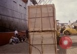 Standbild entladen liefert Saigon Vietnam, 1967, aus Sekunde 47 historischem Filmmaterial Videoclip 65675029141