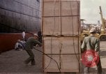 Standbild entladen liefert Saigon Vietnam, 1967, aus Sekunde 52 historischem Filmmaterial Videoclip 65675029141