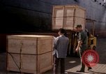 Standbild entladen liefert Saigon Vietnam, 1967, aus Sekunde 55 historischem Filmmaterial Videoclip 65675029141
