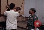 Image stencil caisses d'alimentation Saigon Vietnam, 1967, de la seconde 41 séquences d'archives historiques vidéo 65675029143