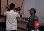Image stencil caisses d'alimentation Saigon Vietnam, 1967, de la seconde 42 séquences d'archives historiques vidéo 65675029143