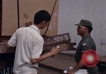 Image stencil caisses d'alimentation Saigon Vietnam, 1967, de la seconde 44 séquences d'archives historiques vidéo 65675029143