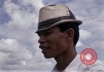 Immagine di Carico-scarico dei materiali di consumo Saigon Vietnam, 1967, secondo 29 filmato di repertorio 65675029144