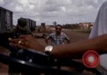 Immagine di Carico-scarico dei materiali di consumo Saigon Vietnam, 1967, secondo 30 filmato di repertorio 65675029144