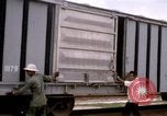 Image du déchargement de marchandises Saigon Vietnam, 1967, de la seconde 1 séquences d'archives historiques vidéo 65675029150