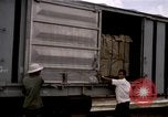Image du déchargement de marchandises Saigon Vietnam, 1967, de la seconde 3 séquences d'archives historiques vidéo 65675029150