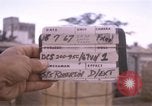Image du déchargement de marchandises Saigon Vietnam, 1967, de la seconde 41 séquences d'archives historiques vidéo 65675029150