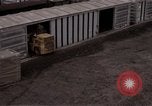 Image du déchargement de marchandises Saigon Vietnam, 1967, de la seconde 62 séquences d'archives historiques vidéo 65675029150