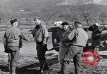 Immagine di Generale americano Mark Wayne Clark Prata Italia, 1944, secondo 4 filmato di repertorio 65675029154