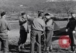 Immagine di Generale americano Mark Wayne Clark Prata Italia, 1944, secondo 14 filmato di repertorio 65675029154