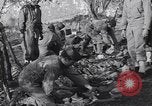 Immagine di Ispezione dell'equipaggiamento Prata Italia, 1944, secondo 6 filmato di repertorio 65675029156