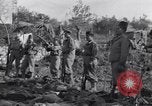 Immagine di Ispezione dell'equipaggiamento Prata Italia, 1944, secondo 14 filmato di repertorio 65675029156