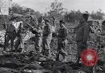 Immagine di Ispezione dell'equipaggiamento Prata Italia, 1944, secondo 15 filmato di repertorio 65675029156